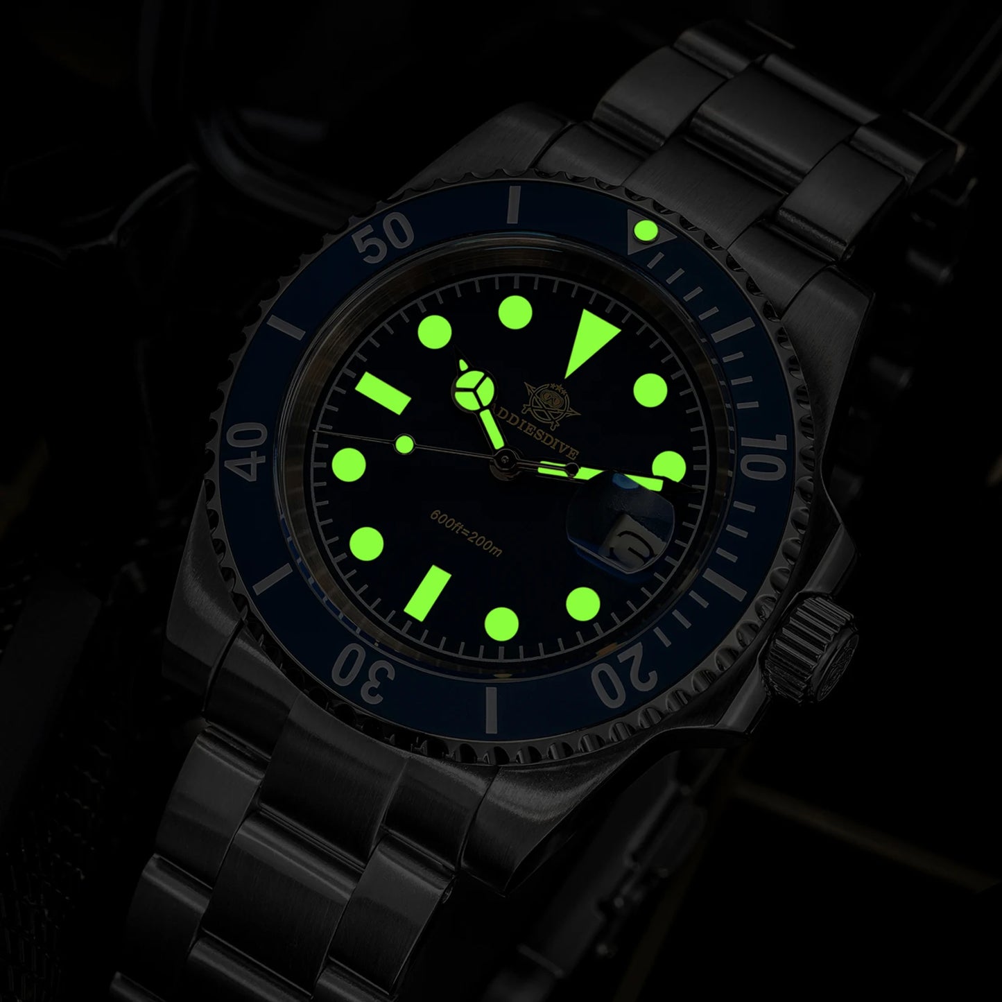 Vintage Retro Stainless Steel Quartz 41mm 200M Dive Submarine Watch Blue Dial